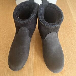 Pristine condition No. 6 shearling clog boots size 40